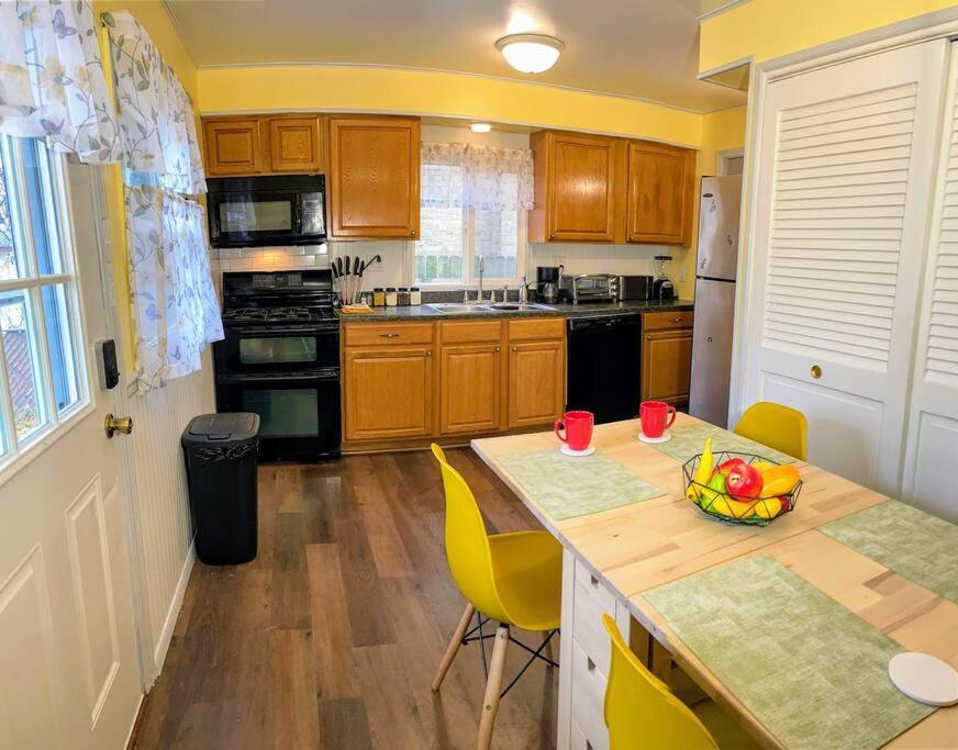 Appartement *King Bed/3Bds House Near Naval Base & 6Flags* à Waukegan Extérieur photo